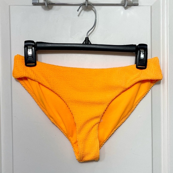 New CYN AND LUCA Pucker Ruched Back Bikini Bottoms Size L - Picture 4 of 8